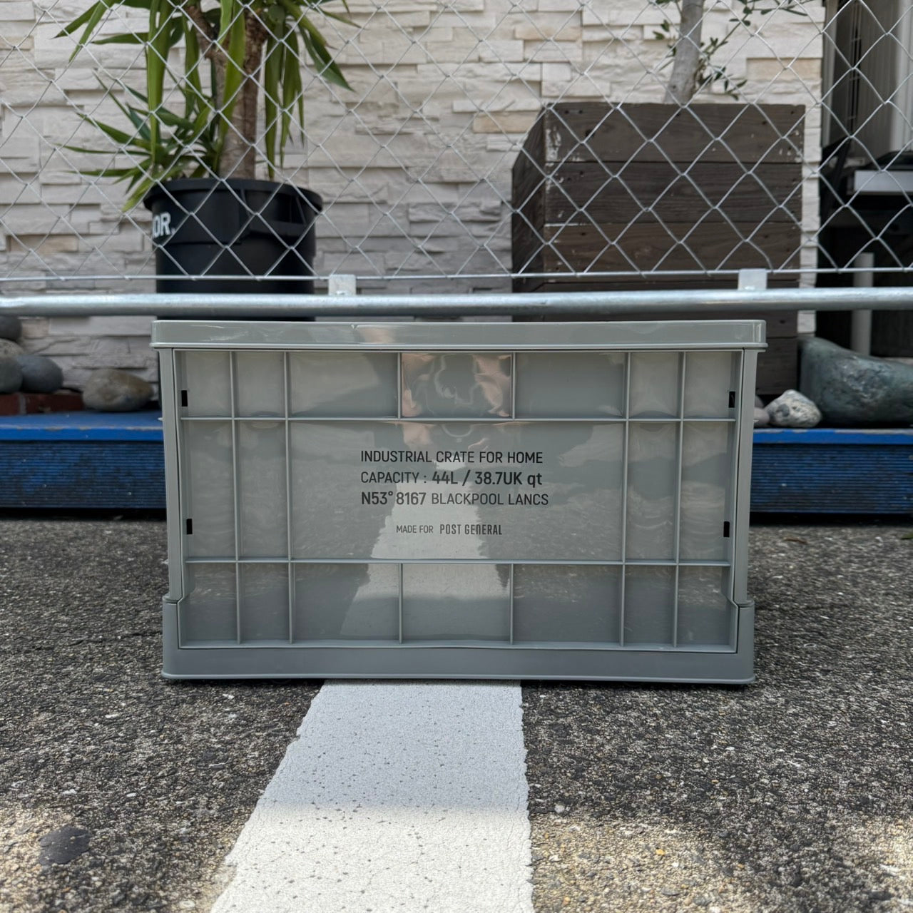 INDUSTRIAL FOLDABLE CRATE HOME