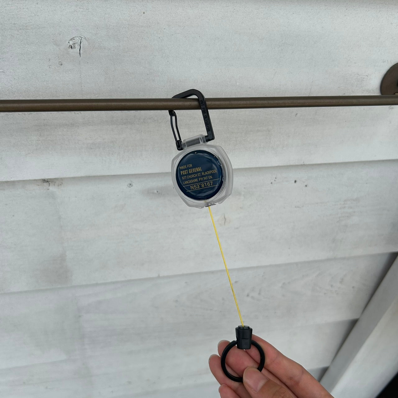 COLOR CORD REEL KEY HOLDER