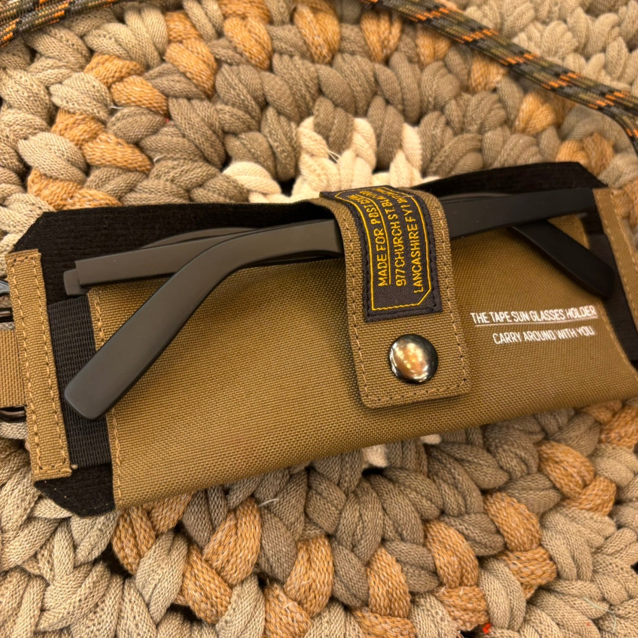 TAPE SUN GLASSES HOLDER