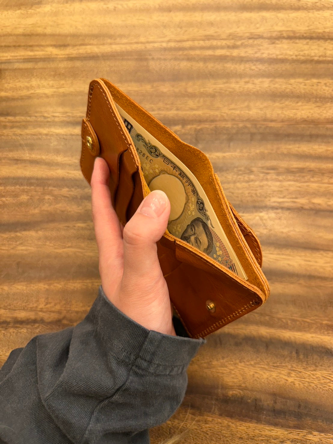 コルド フタツオレウォレット