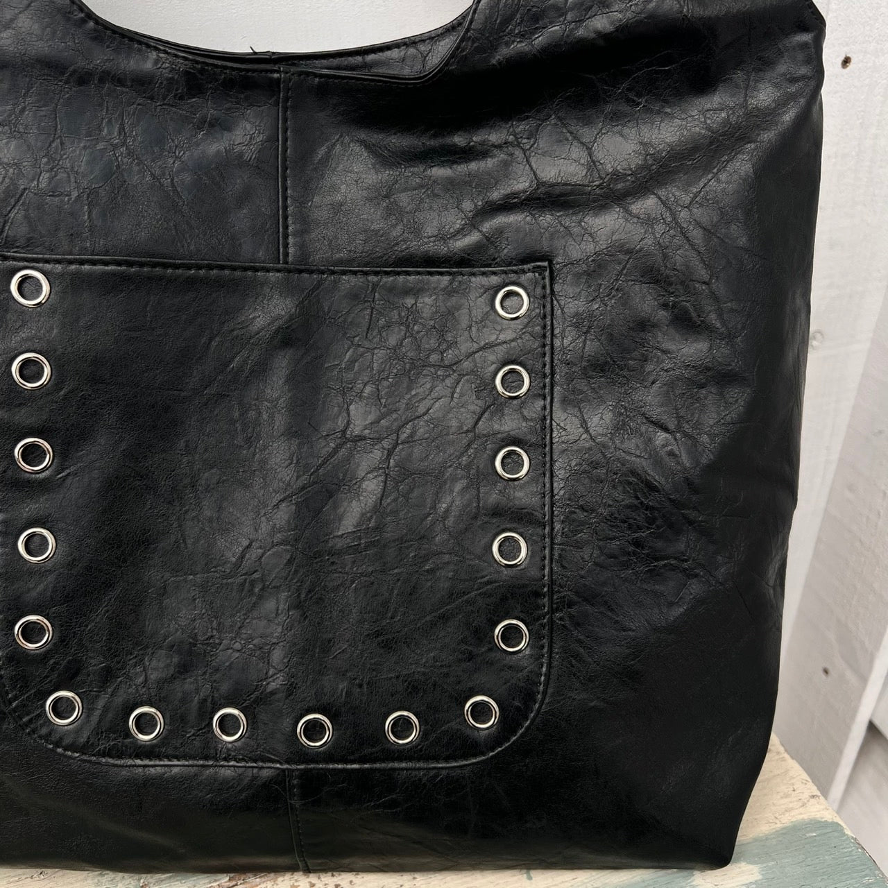 U Eyelet Bag