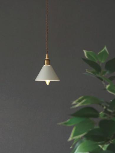 ピエニ アイアンシェード コニック