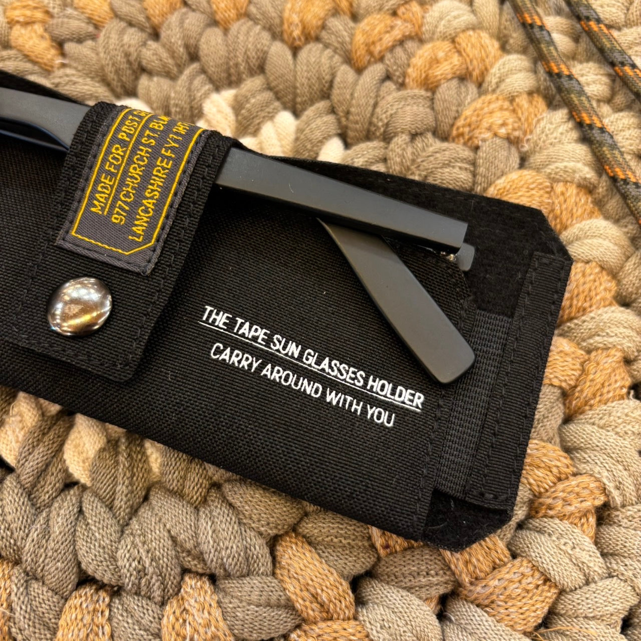 TAPE SUN GLASSES HOLDER