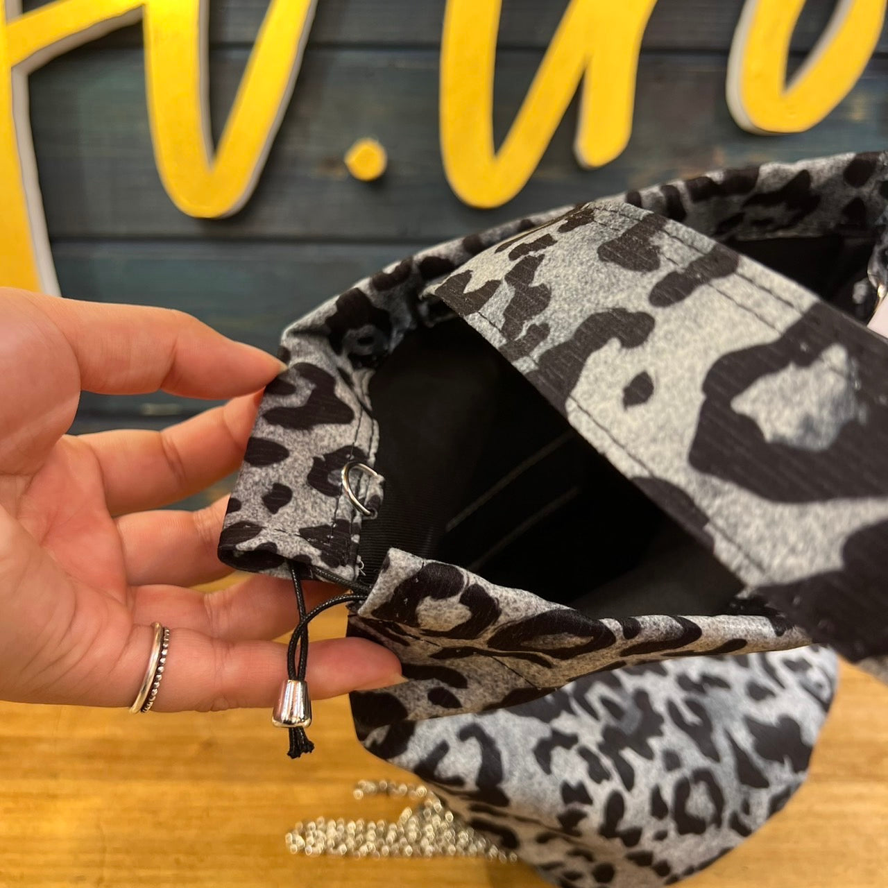 Bucket bag