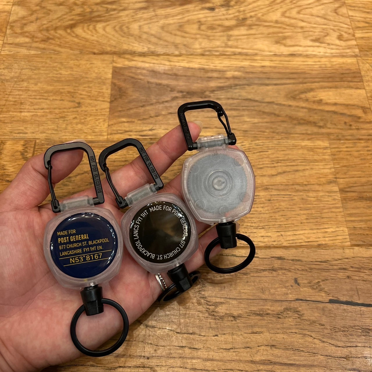 COLOR CORD REEL KEY HOLDER