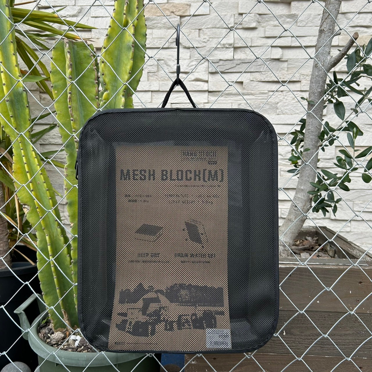 HANG STOCK MESH BLOCK