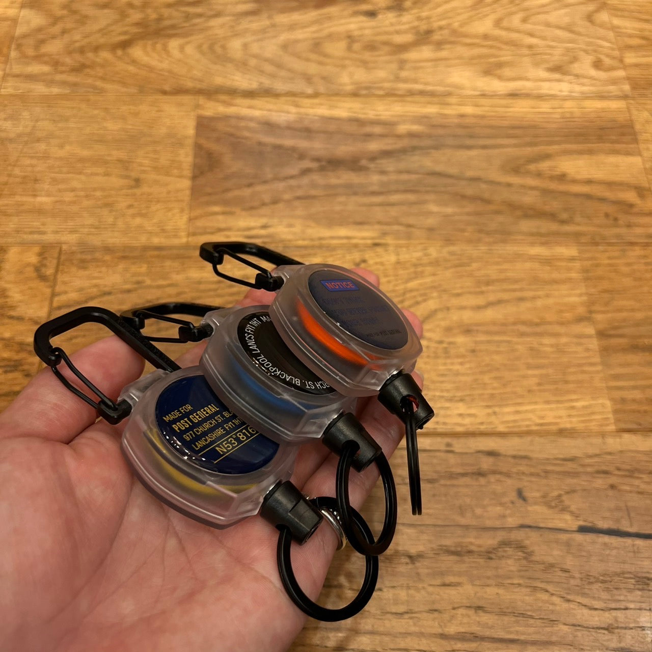COLOR CORD REEL KEY HOLDER