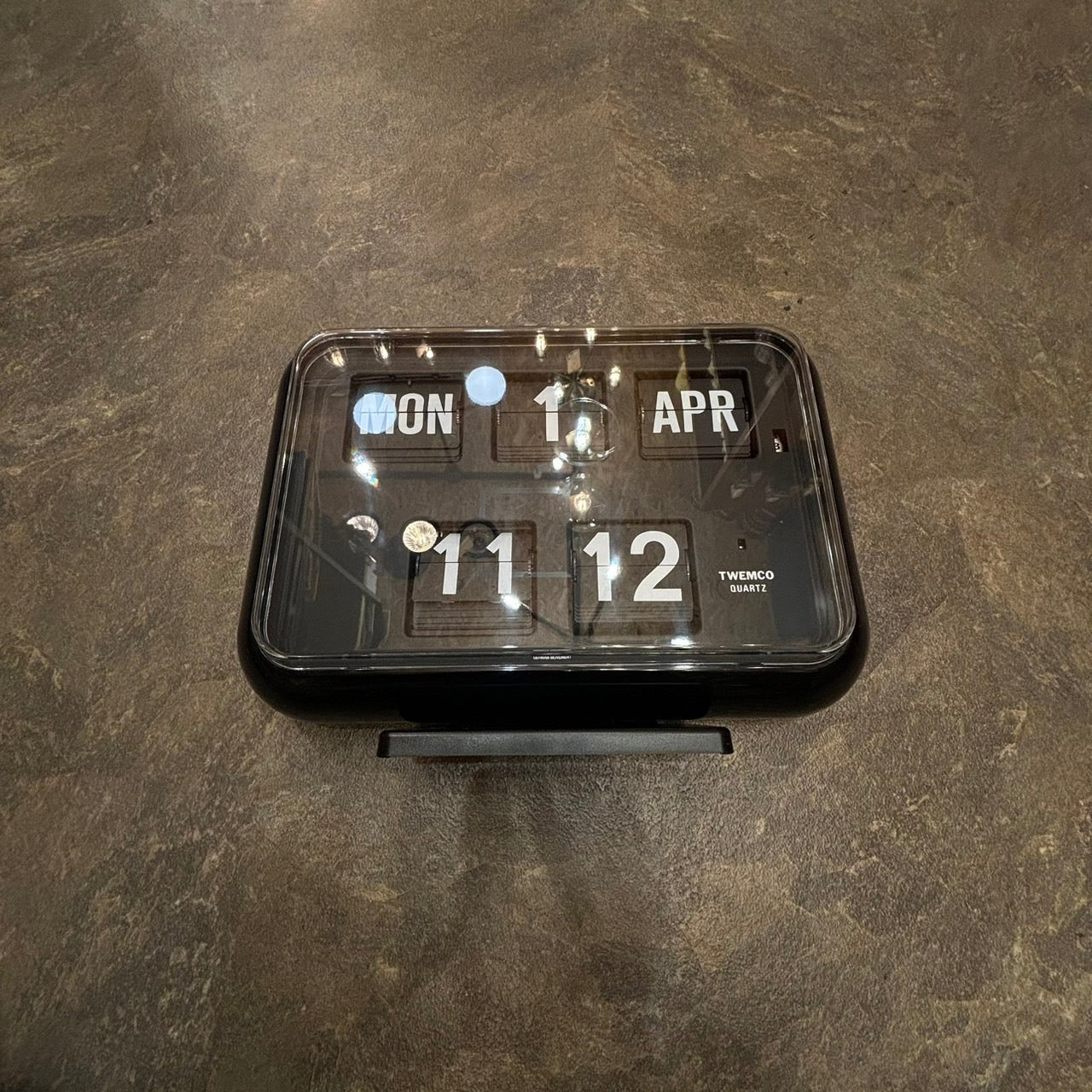 TWEMCO CALENDAR CLOCK