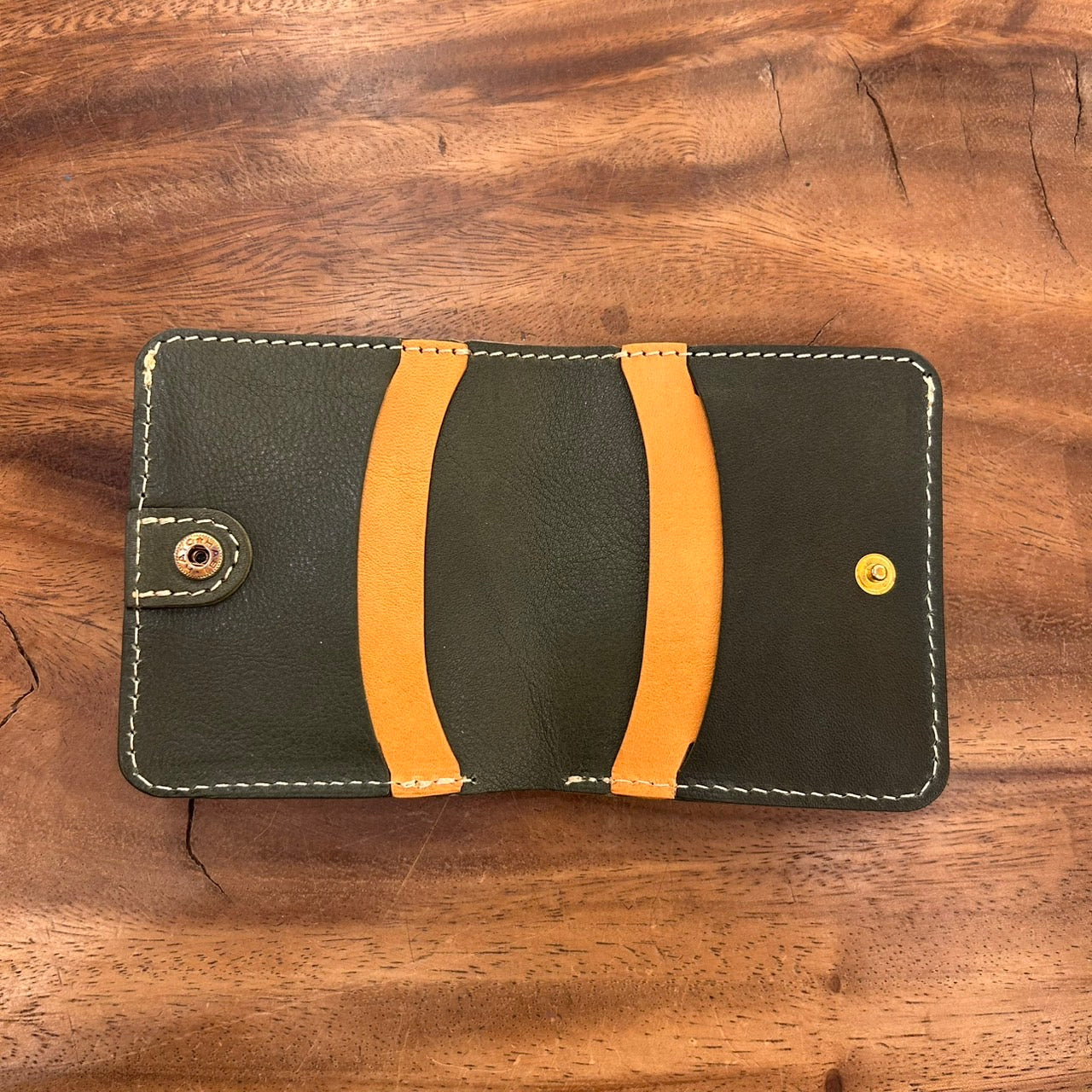 トチギ　ベリーBOX2つ折りウォレット