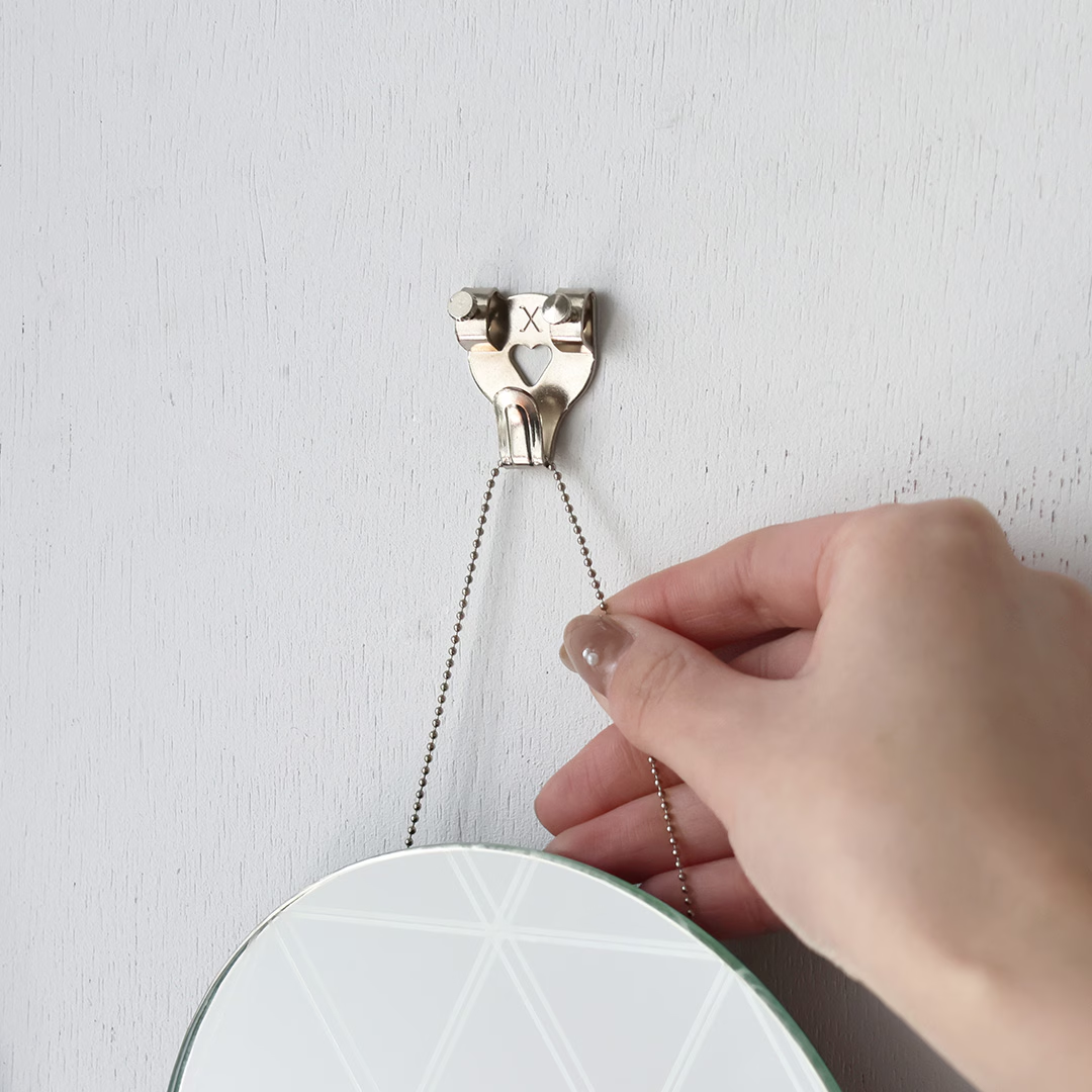 X Picture Hooks