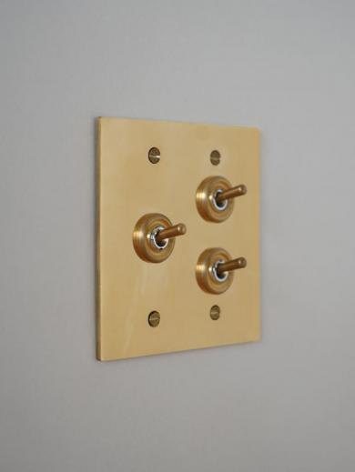 真鍮プレート　スイッチ
