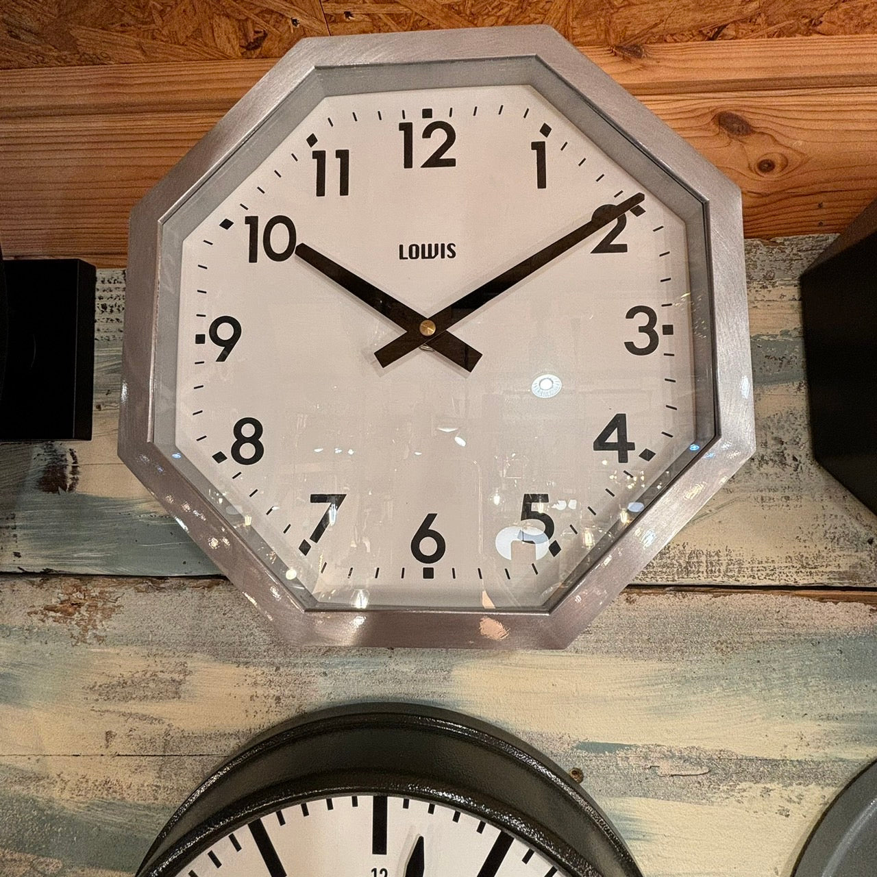 Lowis Octagon Clock