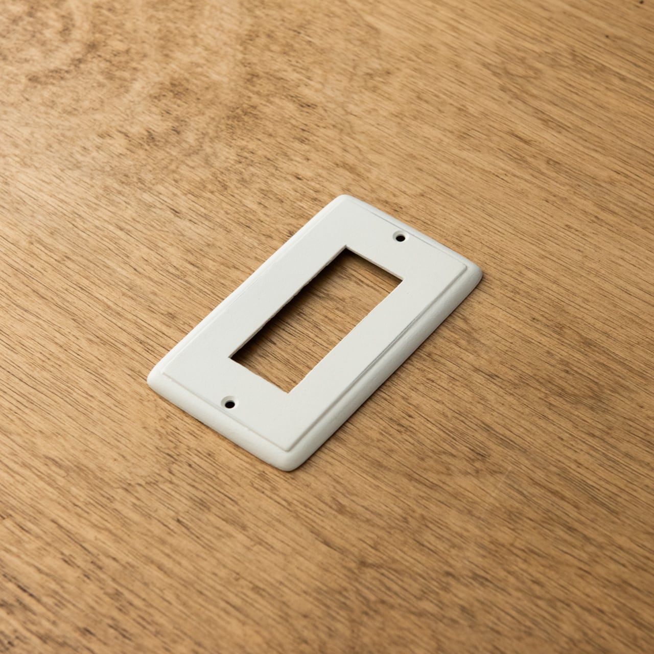 SWITCH PLATE