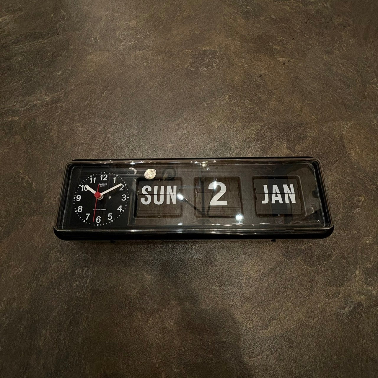 TWEMCO CALENDAR CLOCK