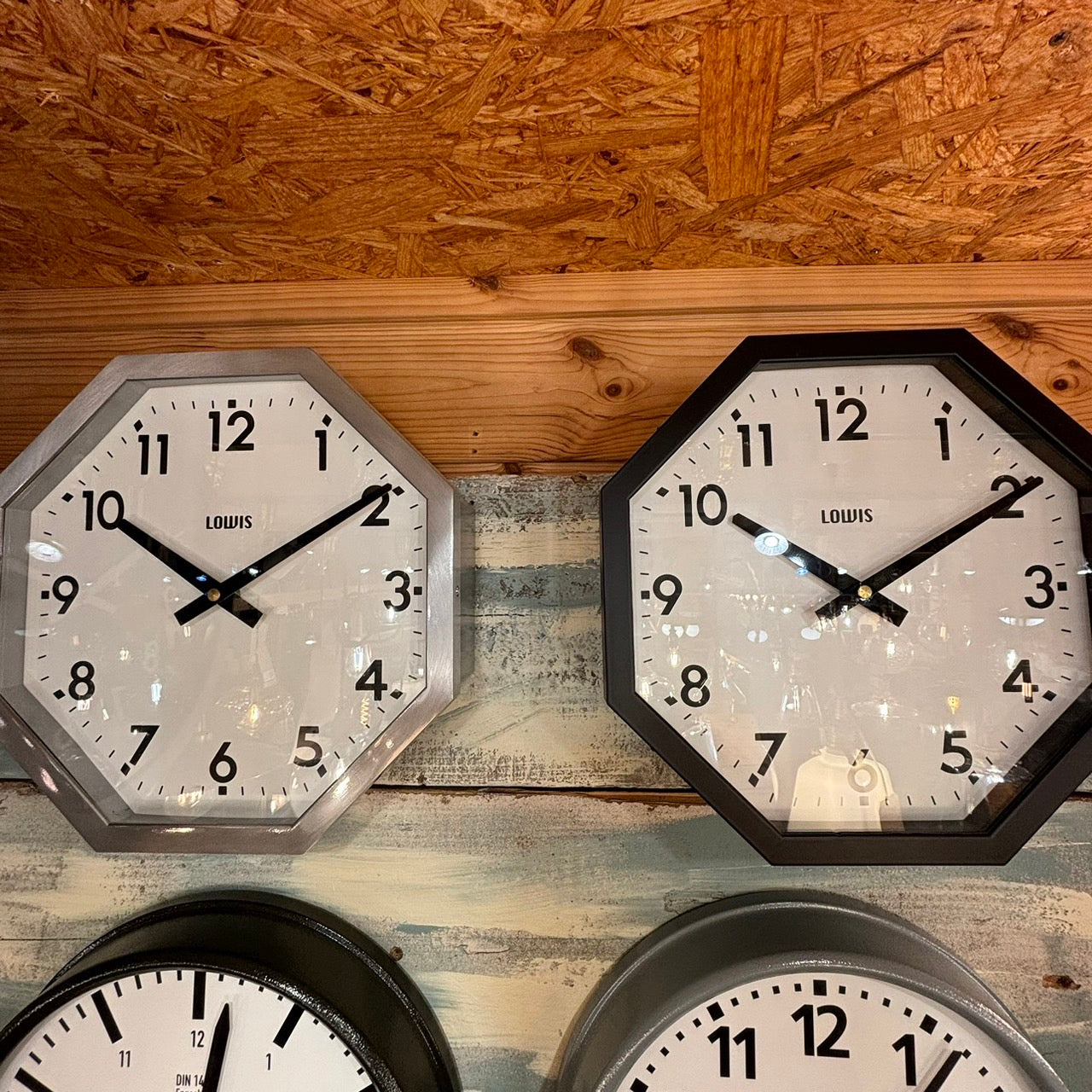 Lowis Octagon Clock