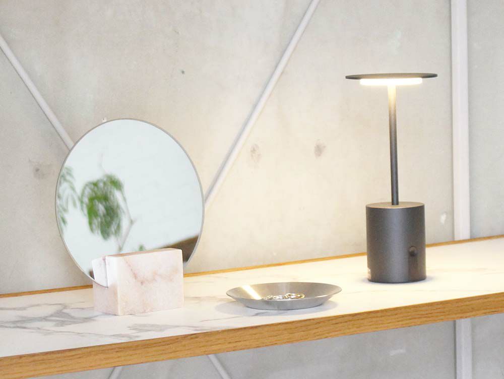 Petero stand mirror