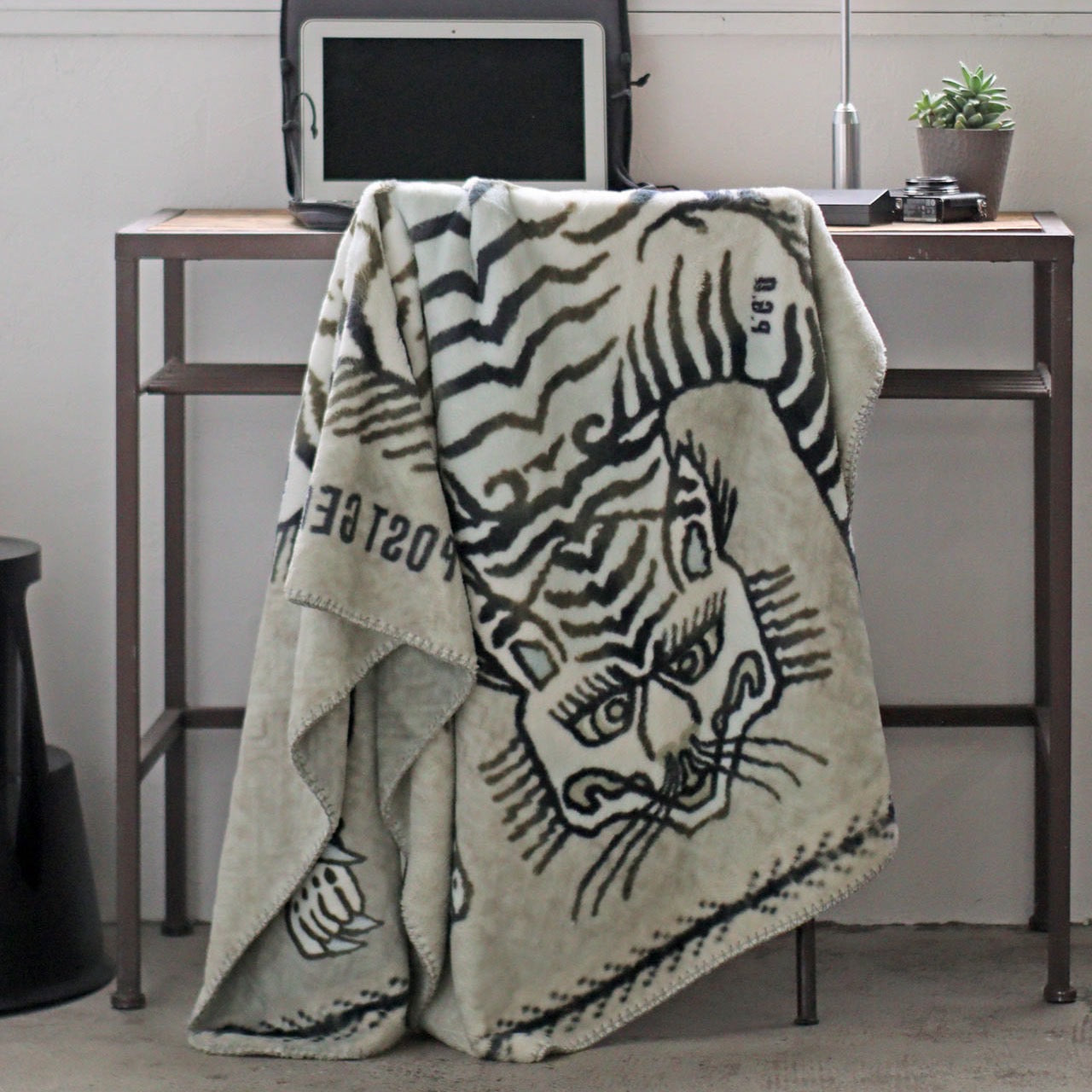 FLANNEL FLEECE BLANKET