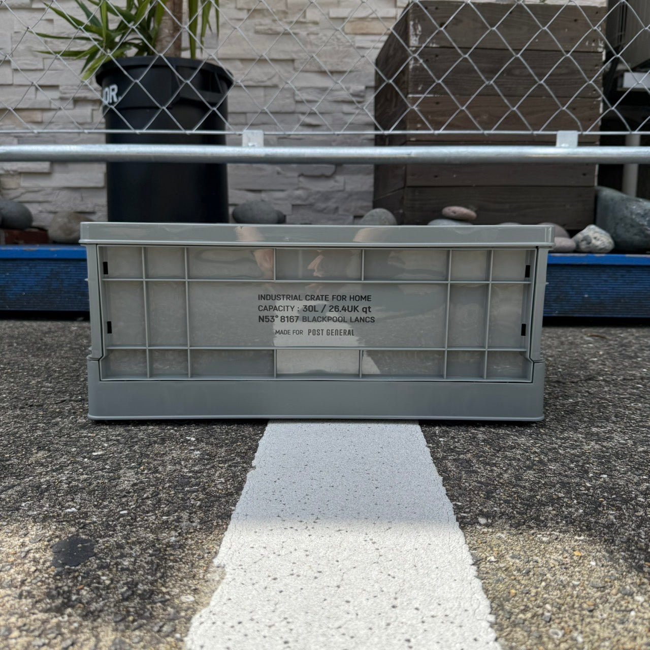 INDUSTRIAL FOLDABLE CRATE HOME