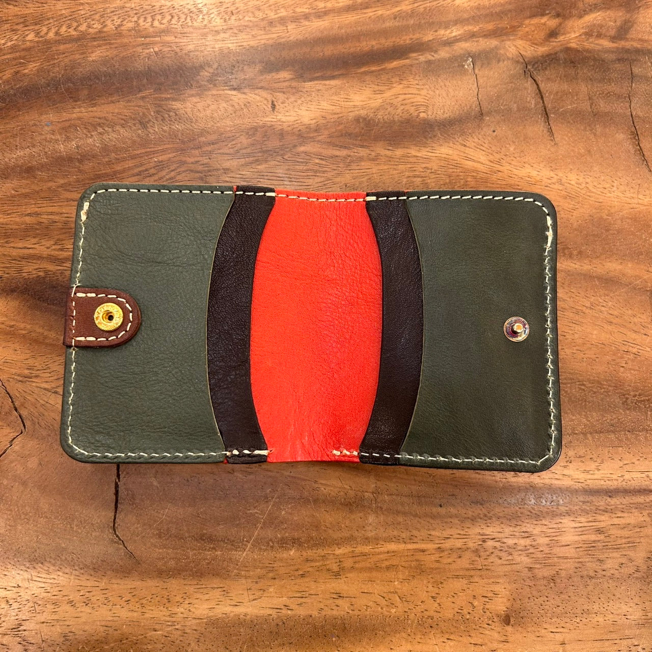 トチギ　ベリーBOX2つ折りウォレット