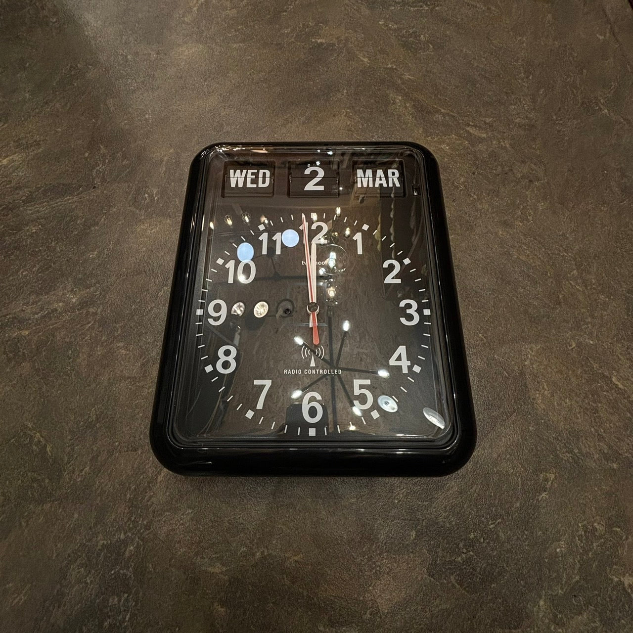 TWEMCO CALENDAR CLOCK