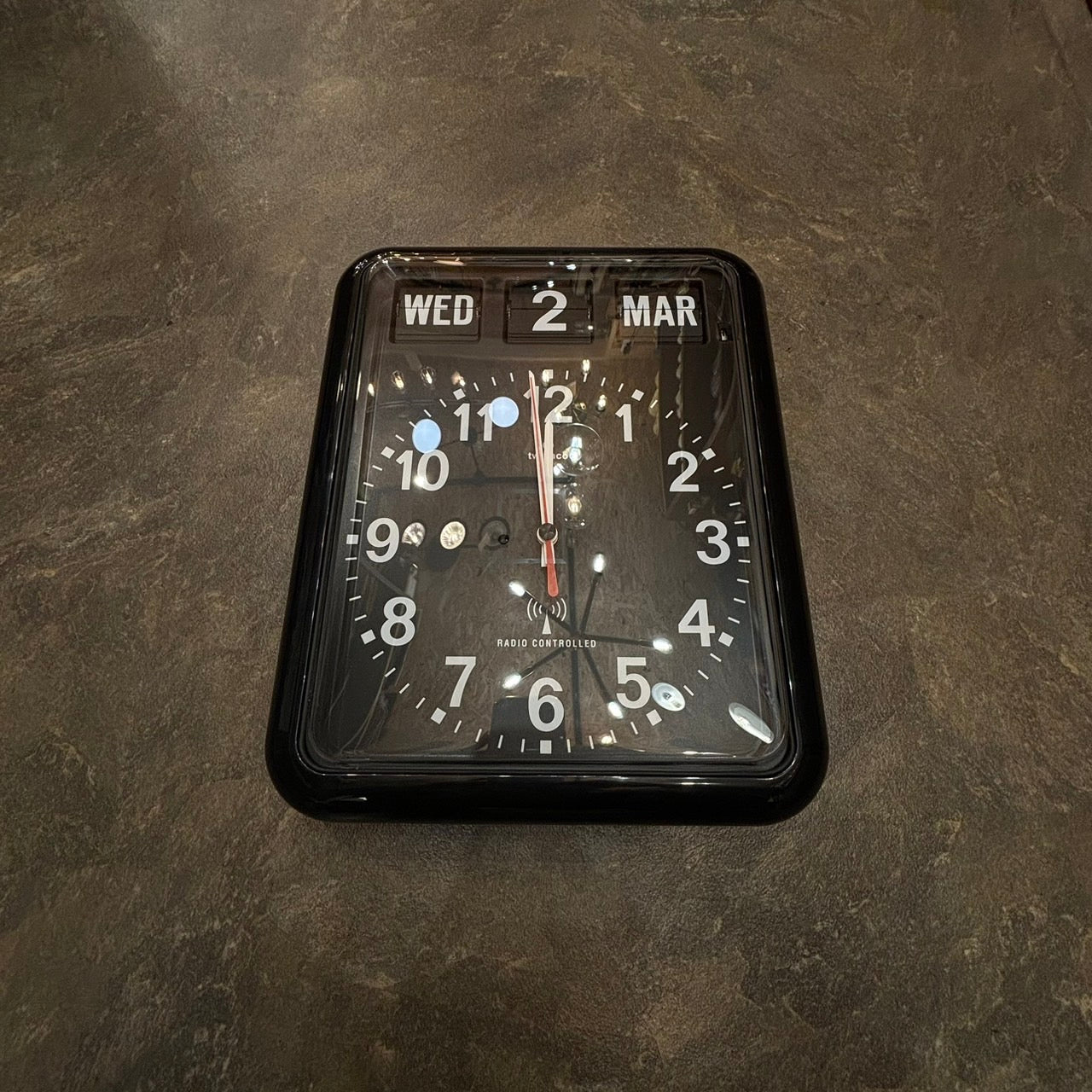 TWEMCO CALENDAR CLOCK