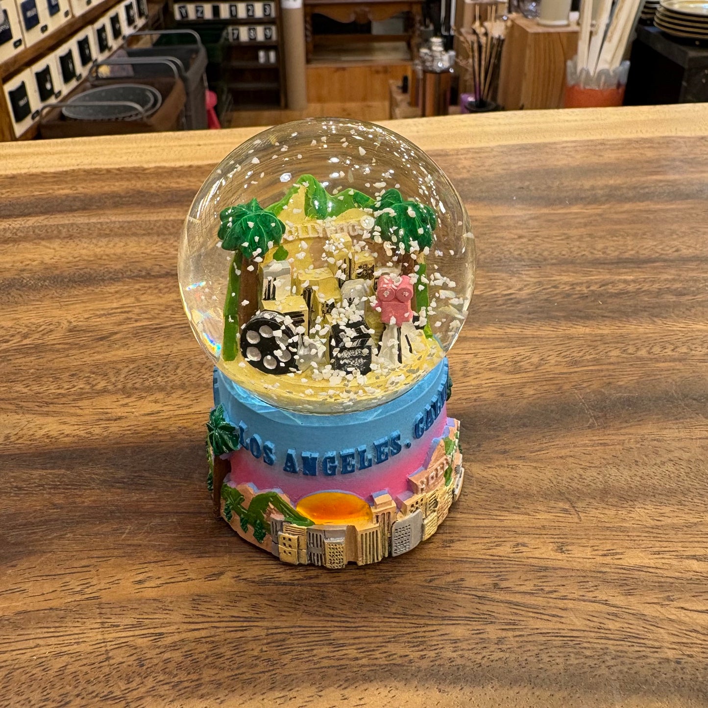 SOUVENIR SNOW GLOBE