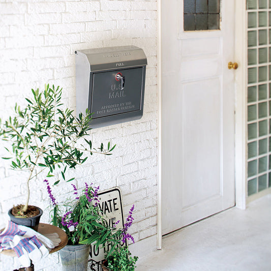 Mail box